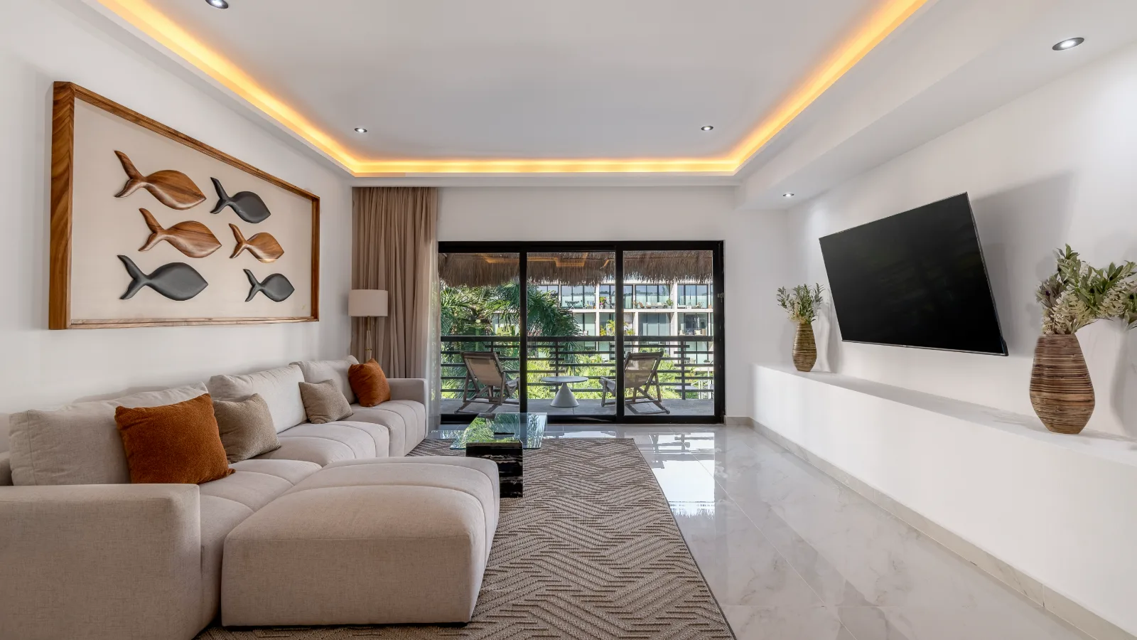 Sala remodelada por Grupo SANVAR en Aldea Thai, Playa del Carmen